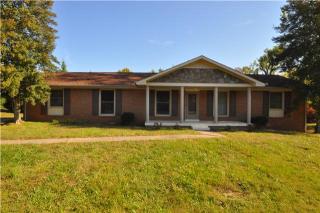 205 Essex Dr, Clarksville, TN 37043-5009