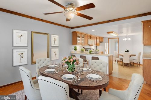 12 Woodstream Dr, Wayne, PA