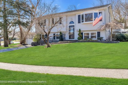 17 Dogwood Dr, Jackson Twp NJ  08527-1339 exterior