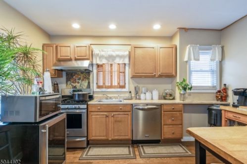 82 Montgomery St, Bloomfield NJ  07003-6064 exterior