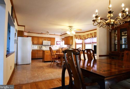 988 Lansdale Ave, Lansdale PA 19446-1621 exterior