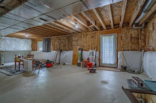 1105 Monarch Ln, Breinigsville PA  18031-9321 exterior