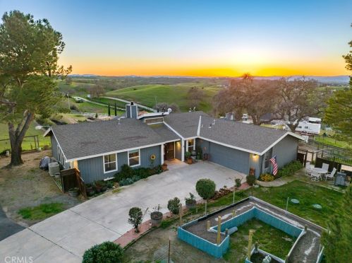 5175 White Tail Pl, Lake Nacimiento, CA 93446-7384