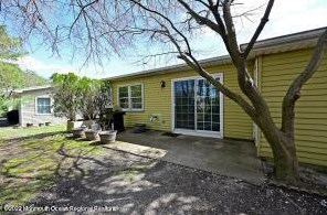 3 Kent Dr, Bricktown, NJ 08723-7128