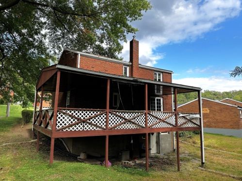 327 Elias Dr, Pittsburgh PA 15235-1710 exterior