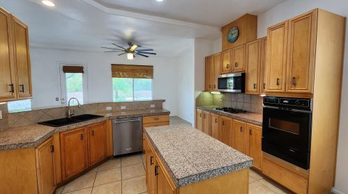 66950 Crescent Dr, Desert Hot Springs, CA 92240-3252