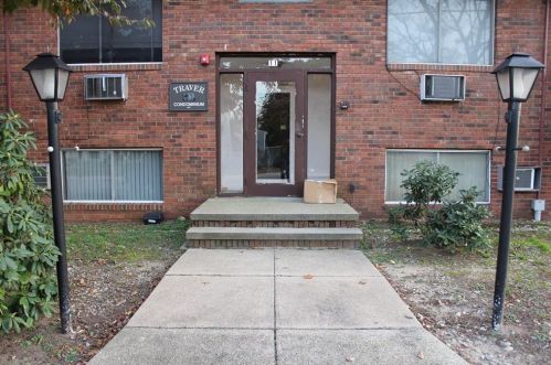 11 Traver Ave, Providence, RI 02919-4325
