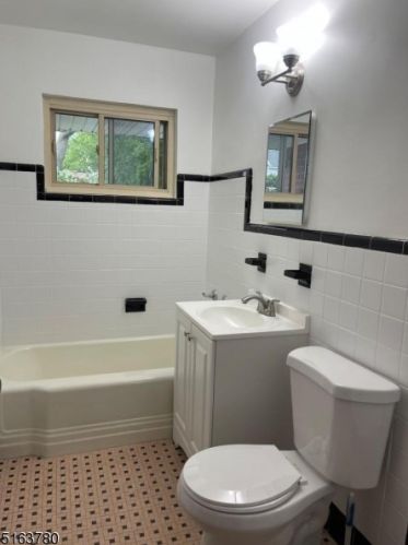 75 Hackensack Ave, Ridgefield Park NJ  07660-1440 exterior