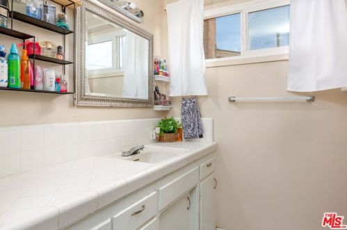 44025 Date Ave, Lancaster CA  93534-4425 exterior