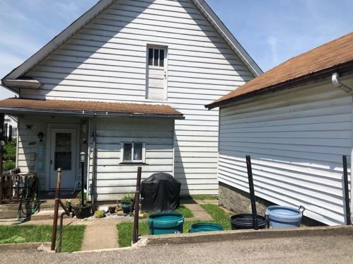905 Indiana Ave, Glassport, PA 15045-1762