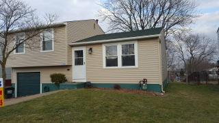 2248 Perry Dr, Canton, OH 44706-2102