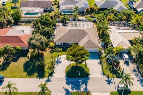3812 7th Ave, Cape Coral, FL 33914-5325