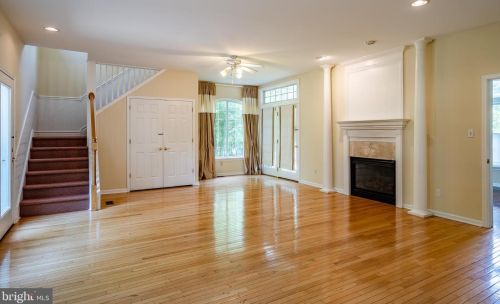 1042 Charter Oaks Dr, Lansdale PA exterior