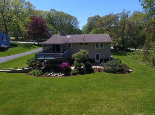 131 Pollys Ln, Uncasville CT  06382-1436 exterior