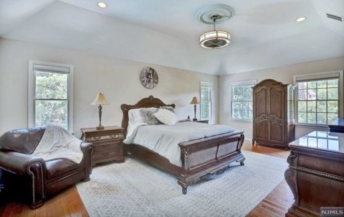 58 Finch Rd, Skyline Lakes NJ  07456-2423 exterior