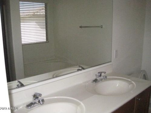 8521 64th Dr, Glendale AZ  85302-7429 exterior