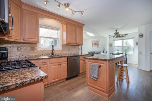 1 Glacier Ct, Bear DE  19701-1779 exterior