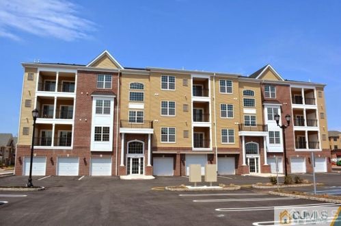 624 Doral Ct, Piscataway NJ  08854-6705 exterior