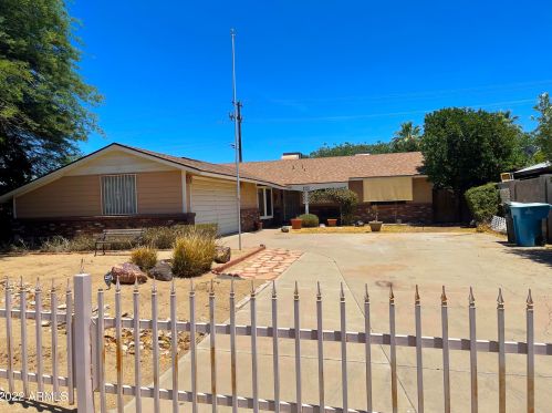 6131 36th Dr, Phoenix, AZ 85019-1709