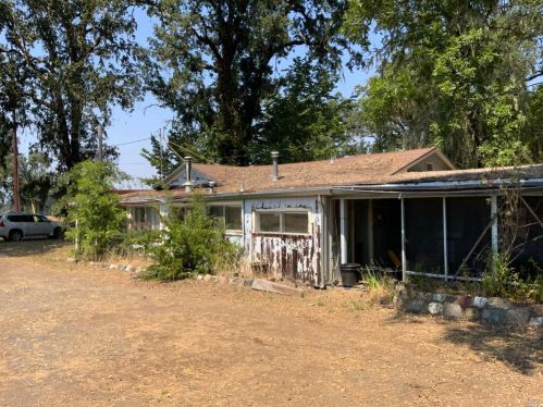 21801 Eastside Rd, Willits CA  95490-5700 exterior