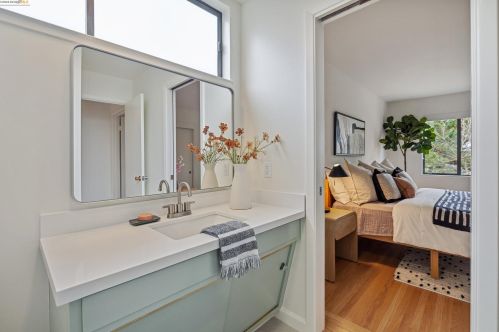 13050 Brookpark Rd, Oakland CA  94619-3504 exterior