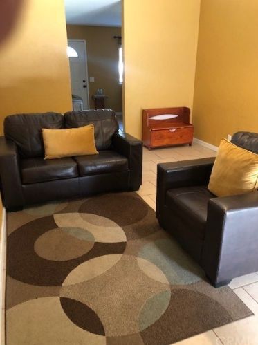 718 Idyllwild Ave, Rialto CA  92376-4816 exterior