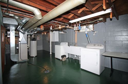 2739 48, Milwaukee WI 53210-2447 exterior