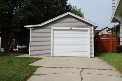 2402 Clark St, Manitowoc WI  54220-4438 exterior