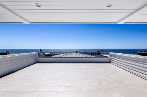 413 Bayview Dr, Manhattan Beach CA  90266-5717 exterior