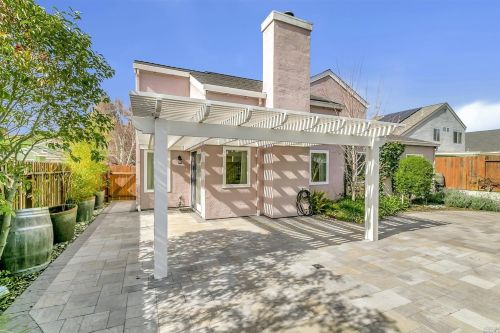 509 Poppy Cir, Benicia CA  94510-3715 exterior