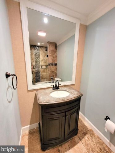 16399 Kramer Estate Dr, Woodbridge VA  22191-6003 exterior