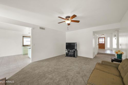 6033 Surrey Ave, Glendale, AZ 85304-1106