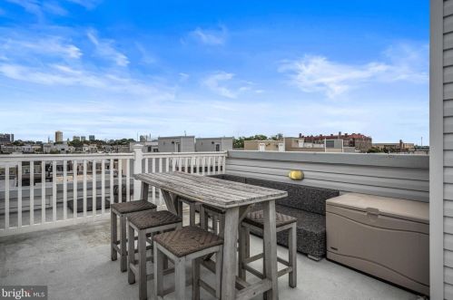 428 Mercy St, Philadelphia PA  19148-2507 exterior