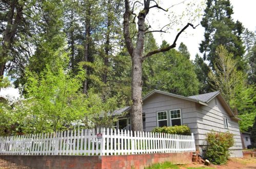 10441 Robin Ave, Grass Valley, CA 95945-4625