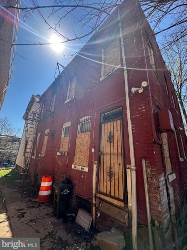 589 Columbia Rd, Washington DC 20001-2906 exterior