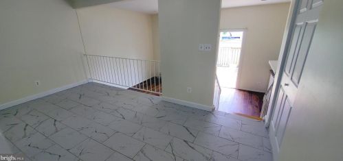 425 Reneau Way, Herndon VA  20170-4521 exterior