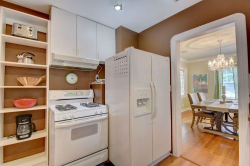 219 33rd St, West Palm Beach FL  33407-4907 exterior