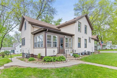 915 Vine St, Hammond, WI 54015-9664