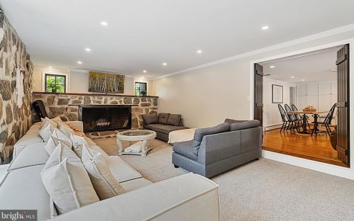 135 Marmic Dr, Southampton PA 18966-1725 exterior