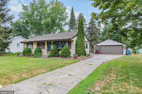 257 Galaxy Dr, Lino Lakes, MN 55014-1642