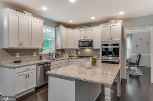 181 Empress Alexandra Pl, Fredericksburg VA  22406-4085 exterior