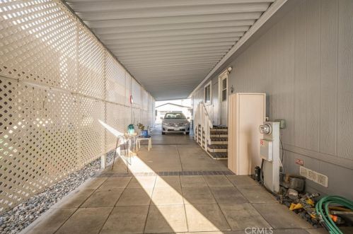 16222 Monterey Ln, Huntington Beach CA  92649-2276 exterior