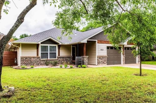 11322 Bristle Oak Trl, Austin TX  78750-1427 exterior