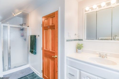 30 Munsee Dr, Cranford NJ  07016-3460 exterior