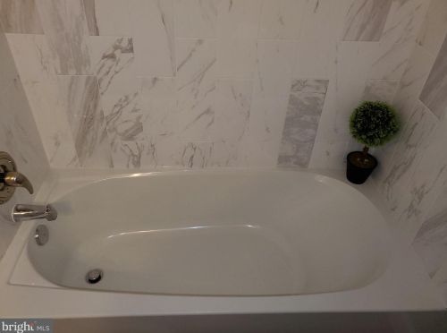 28 Buckingham Dr, Willingboro NJ  08046-1623 exterior