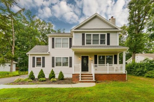680 Beers St, Holmdel Village, NJ 07733-1502