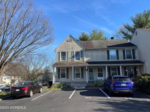 135 Buttonwood Dr, East Brunswick NJ  08816-4404 exterior
