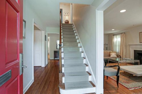 55 Fayette Rd, Scarsdale NY  10583-7155 exterior