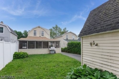 25 Race St, Nutley NJ  07110-2627 exterior