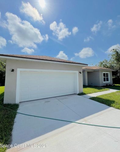847 Willowwood Ave, Titusville, FL 32796-2255